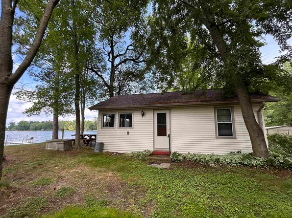 W8436 Mielke Way Rd, Wautoma, WI 54982