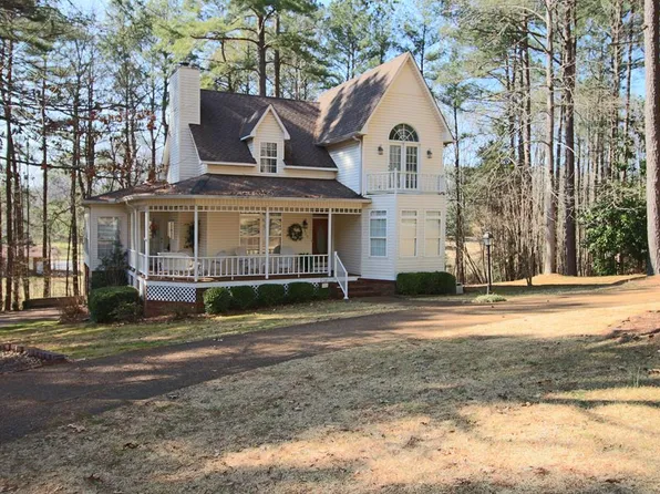 355 Woodhill Dr, Huntingdon, TN 38344
