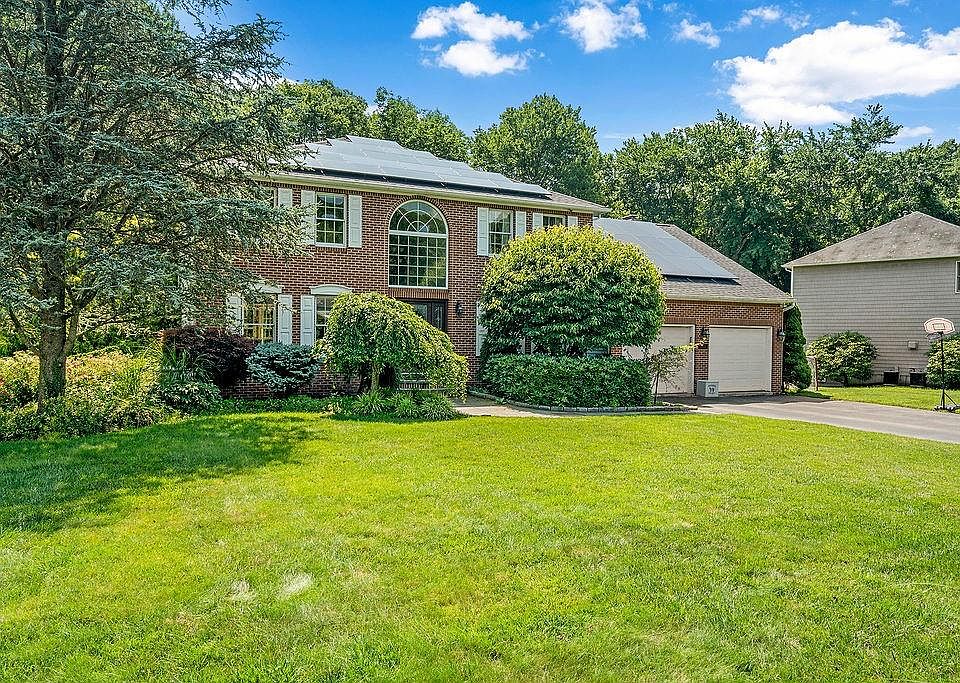 1st image of 356 Larchwood Dr