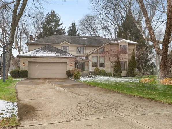 31002 Arlington Cir, Bay Village, OH 44140