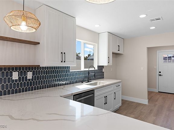 4th image of 4420 Edward Ave