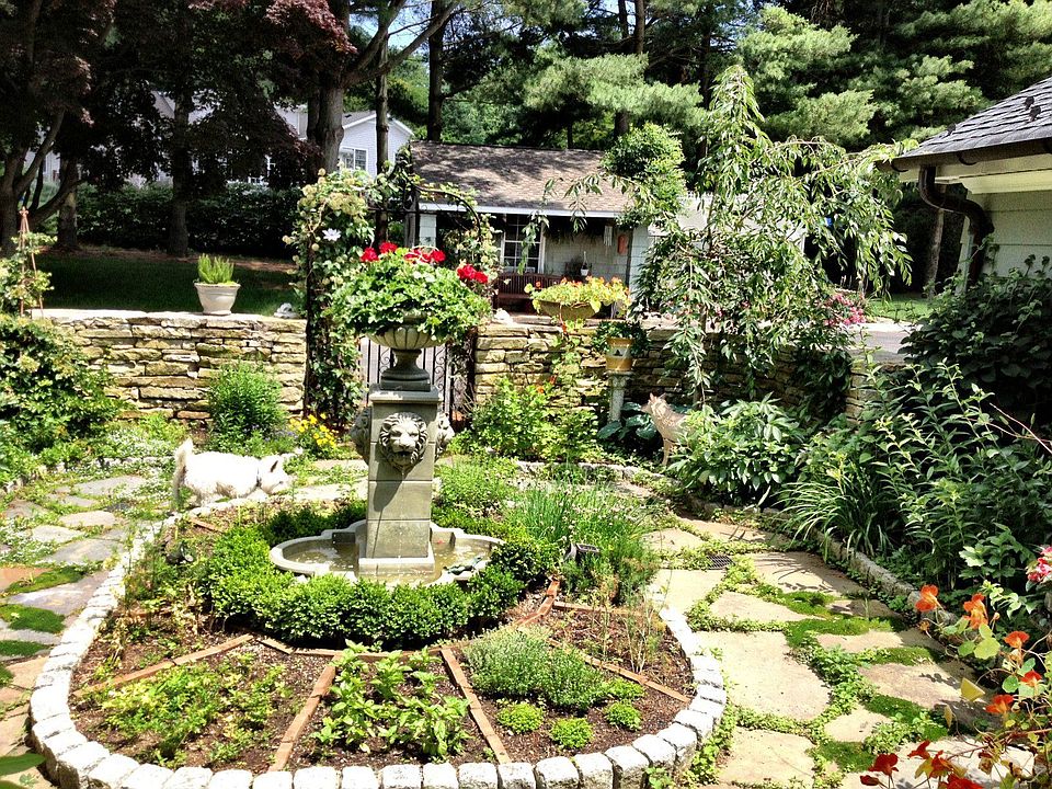 2nd image of 35 Wigwam Rd