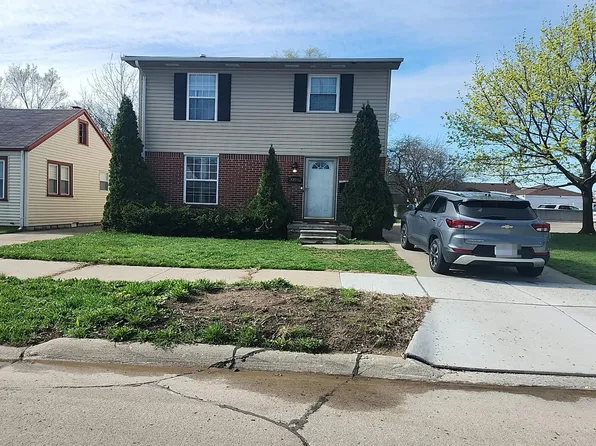 20842 Hollywood St, Harper Woods, MI 48225