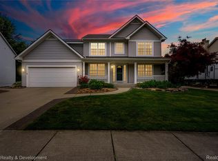 3051 Stillriver Dr, Howell, MI 48843