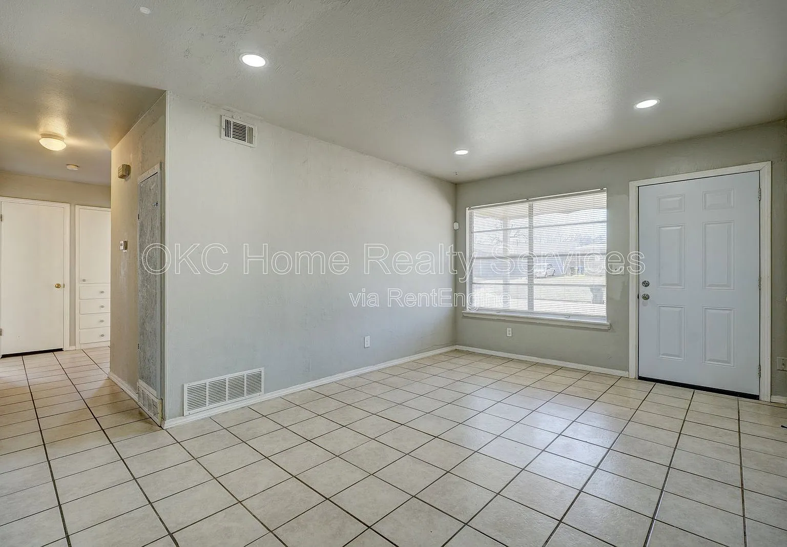 4 bed, 1.0 bath, 1200 sqft, $1,350 — Photo 4