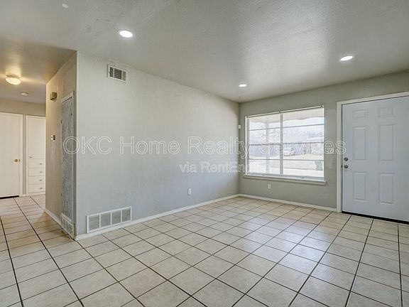 4th image of 1616 McGregor Dr
