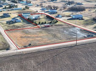 9835 Lindsay Rd, Kearney, NE 68845