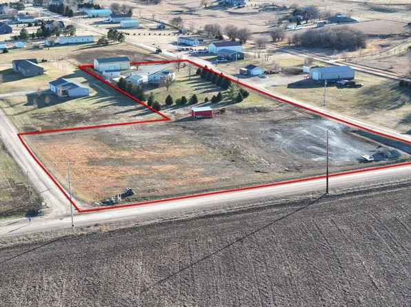 9835 Lindsay Rd, Kearney, NE 68845