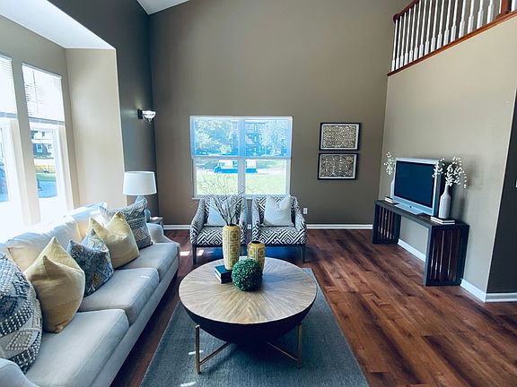 4th image of 8 Cabanne Townhome Dr