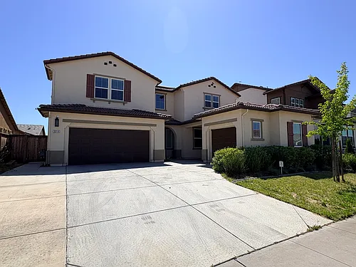3016 Summerscape Dr Photo 1