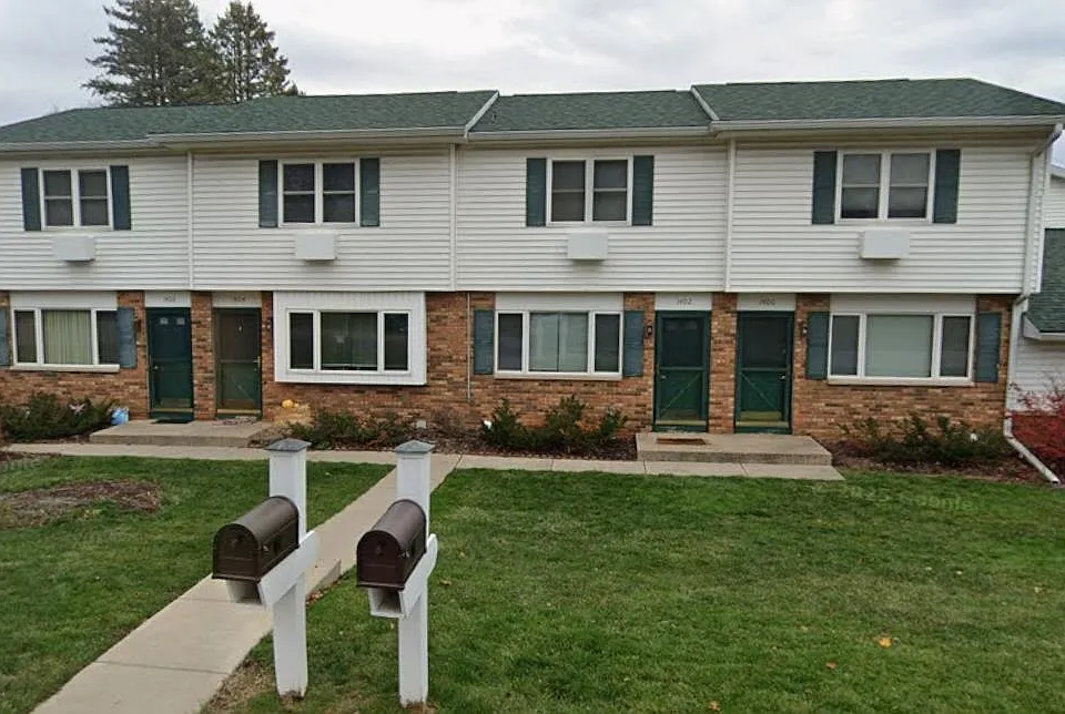 1402 Tuttle St #1402