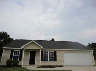 3800 Meadow Wood Cir, Guntersville, AL 35976