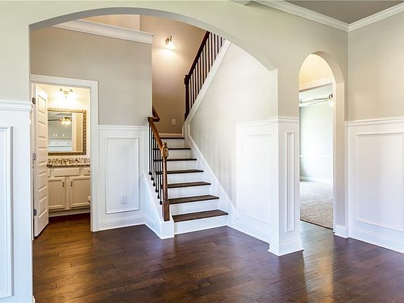 3rd image of 4046 Andover Cir