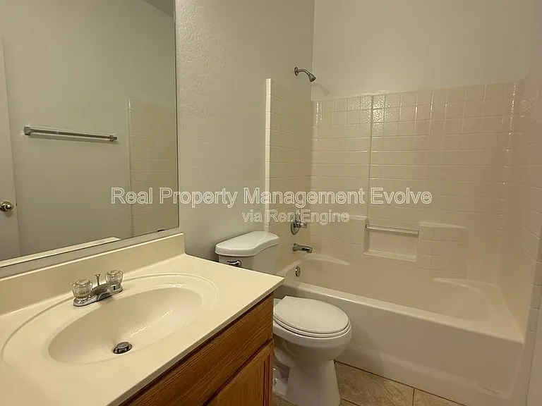 8720 E Knowles Ave — Photo 20