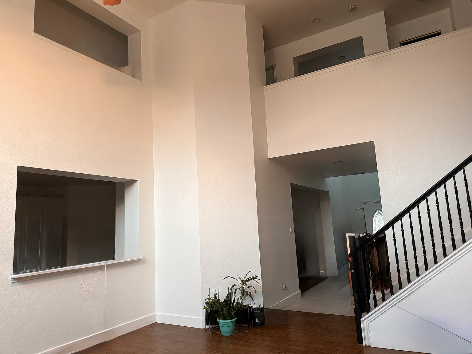 6 bed, 2.5 bath, 3060 sqft, $3,600 — Photo 4