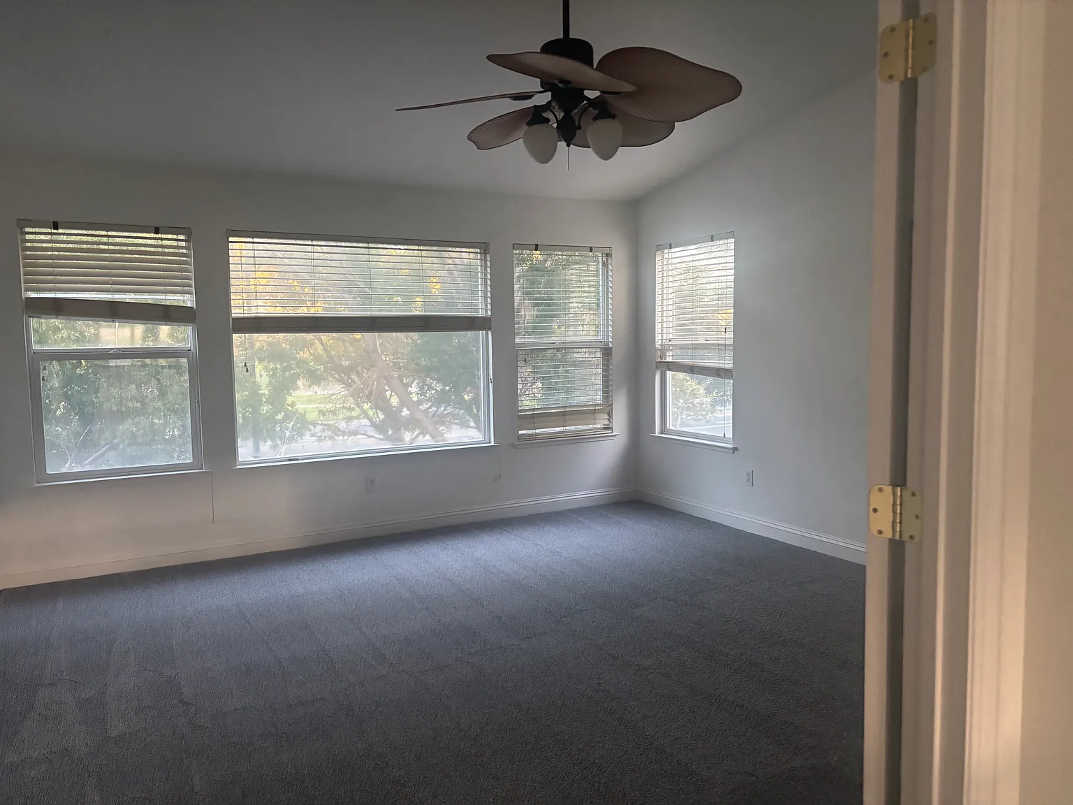 3 bed, 2.5 bath, 2264 sqft, $3,850 — Photo 4