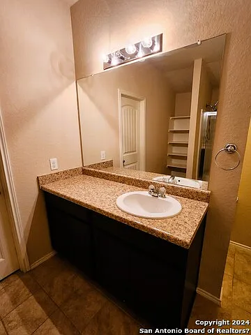 1517 Redbridge Dr — Photo 18