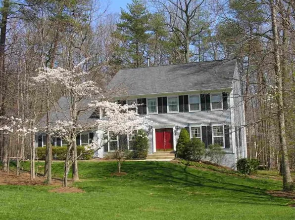 9821 S Park Cir, Fairfax Station, VA 22039