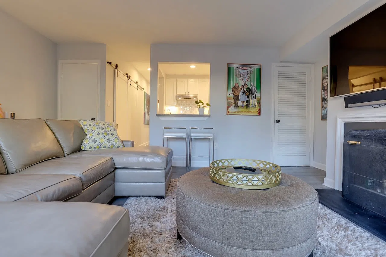 1 bed, 800 sqft, $3,500 — Photo 3