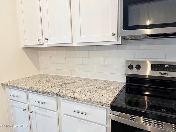 3rd image of 2009 Shoreham Way