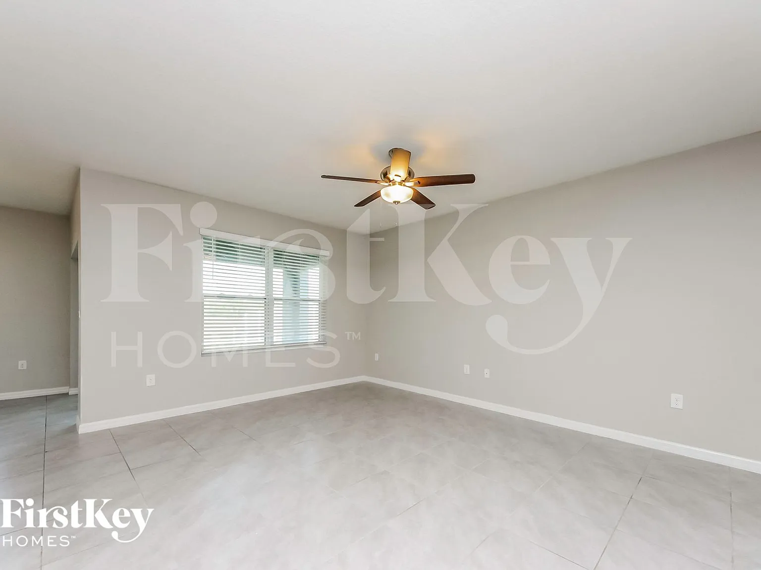 3 bed, 2.0 bath, 1676 sqft, $2,330 — Photo 3