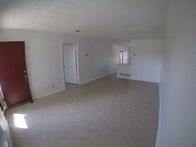 734 Hawn Cir — Photo 3