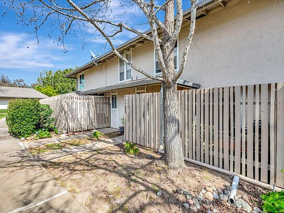 3rd image of 215 roundtree Way