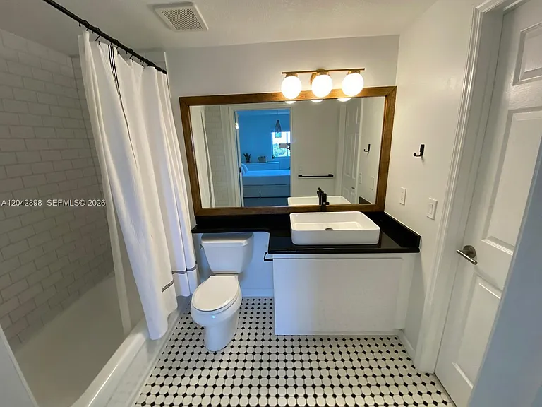 3500 Coral Way #707 — Photo 18