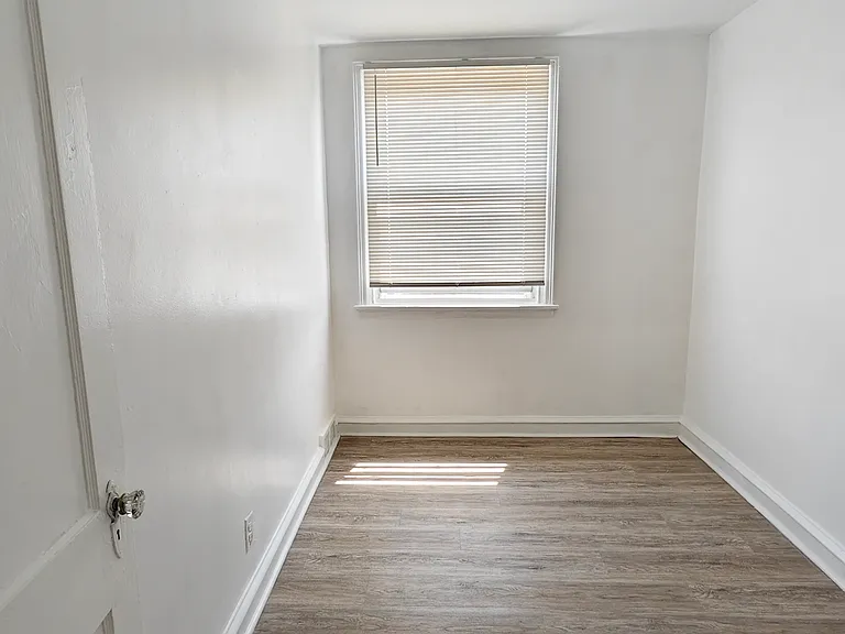2822 Devereaux Ave — Photo 9