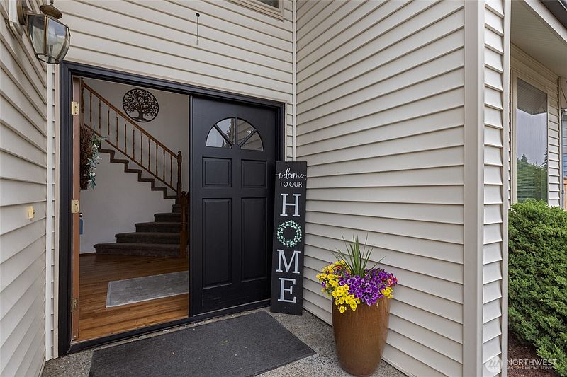 3rd image of 1447 33rd Street SE