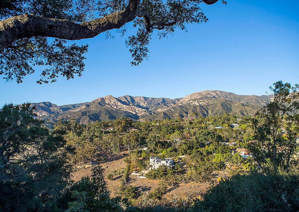 2nd image of 2064 Las Tunas Rd