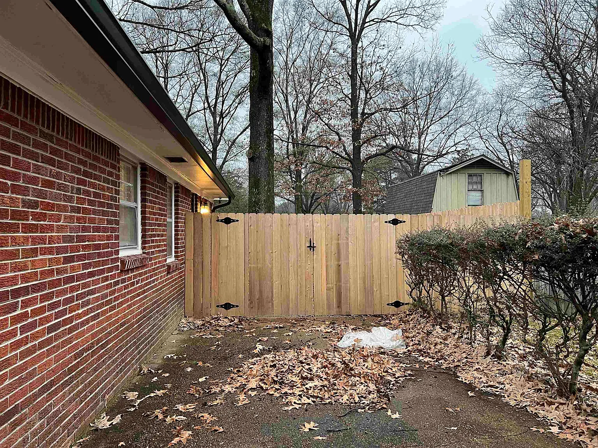 Building Photo - 1653 Colonial Rd
