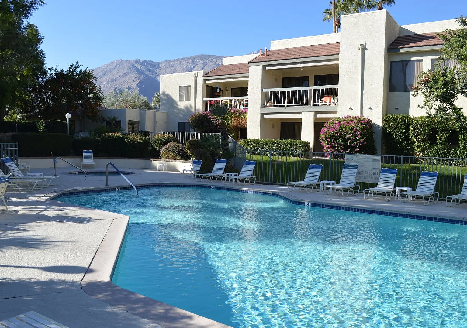 Riviera Gardens, Seasonal, Furnished — Photo 1