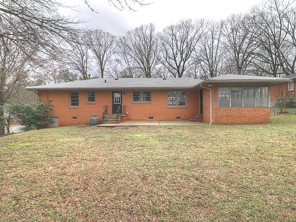 4th image of 382 Pineridge Dr