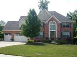 888 Castlebay Dr, Cincinnati, OH 45245