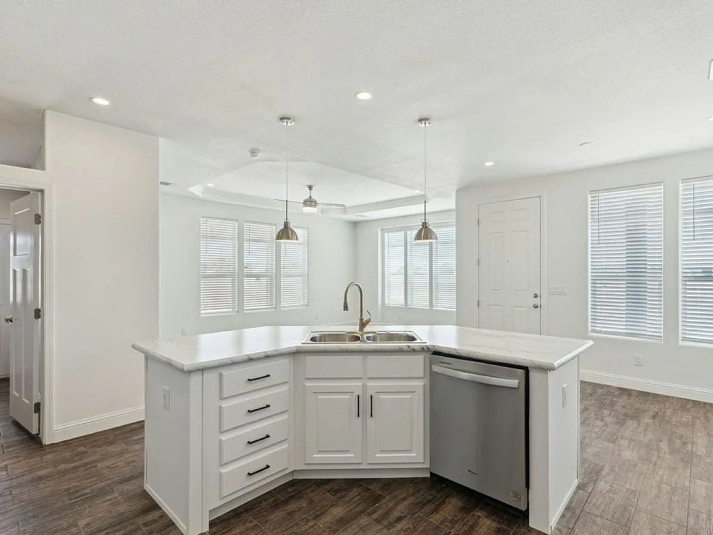 2 bed, 2.0 bath, 1608 sqft, $1,800 — Photo 4