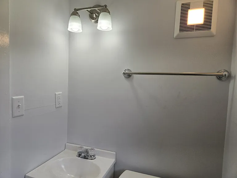 182 Sea St #10 — Photo 9
