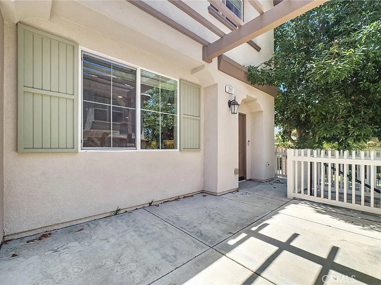 311 N Edenfield Ave — Photo 4