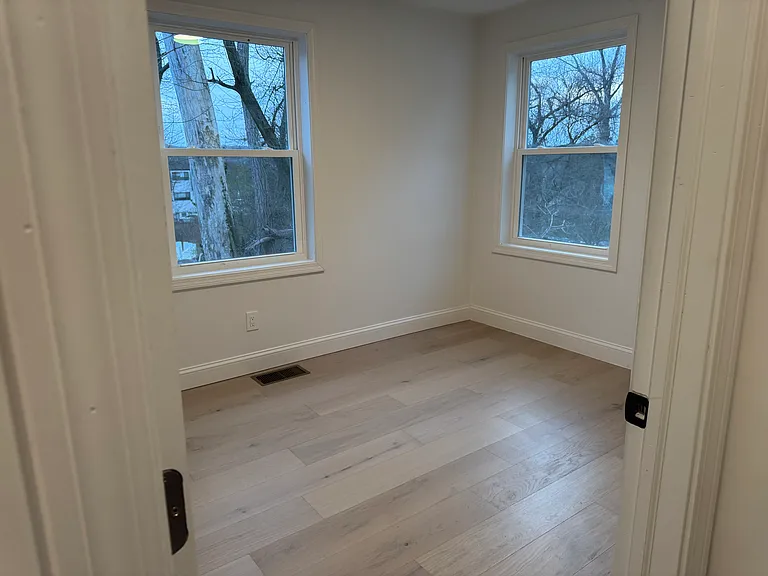 30 Ridgeway Ave — Photo 11