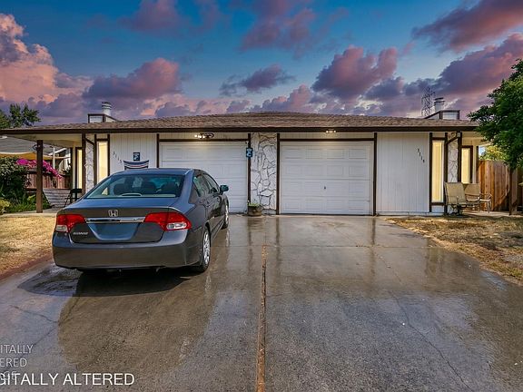 3rd image of 3115-3113 Laurelhurst Dr
