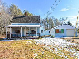 14 Chester Rd, Raymond, NH 03077