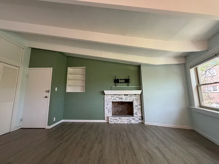 2148 W Rosemont Ave #4 — Photo 2