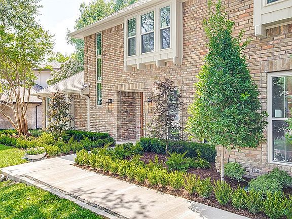 3rd image of 2234 Bunker Hill Cir