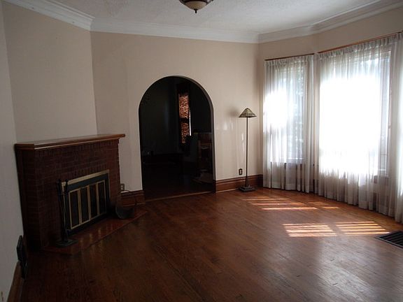 2nd image of 3331 S Wenonah Ave