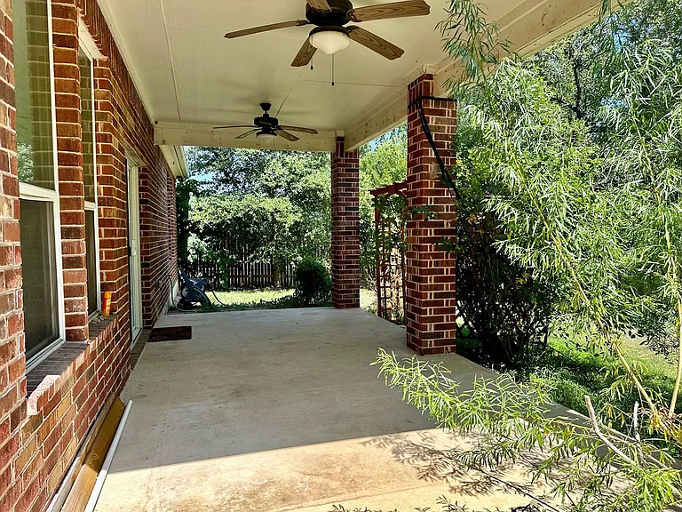 413 Hunters Hill Dr — Photo 34