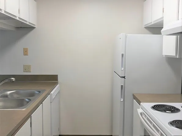 English Gardens Apartments, 515 S 152nd St #F45ca2126, Seattle, WA 98148