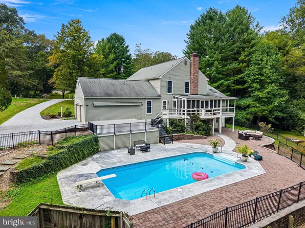 307 Spindle Ln, West Chester, PA 19380