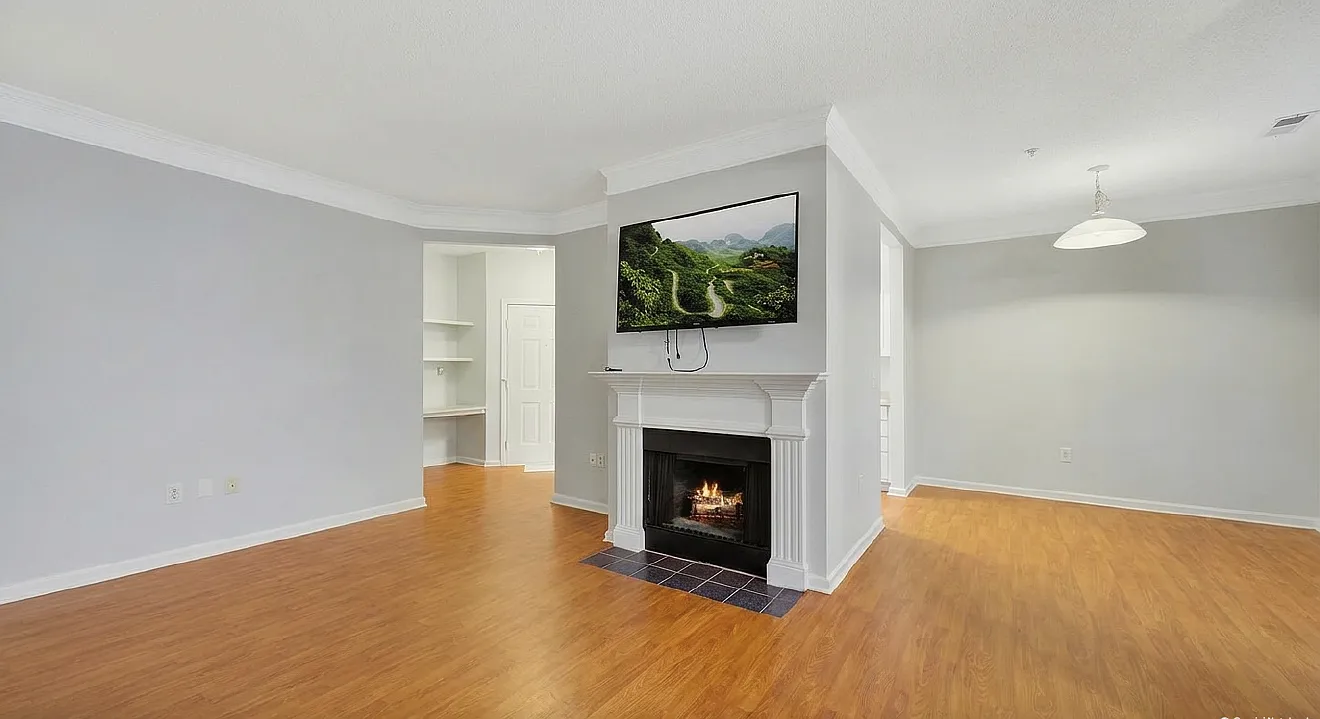 1 bed, 866 sqft, $1,800 — Photo 4