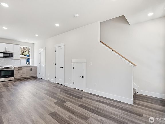 4th image of 3324 35th Avenue S #A