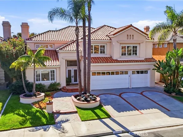 21171 Hillsdale Ln, Huntington Beach, CA 92646